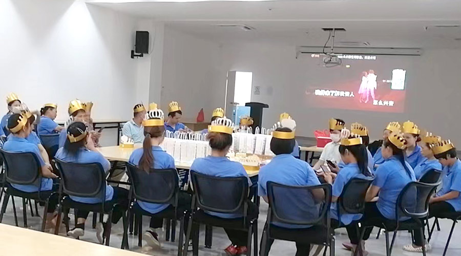 歡聚一堂 溫暖相伴！金環(huán)電器舉辦9月員工生日會